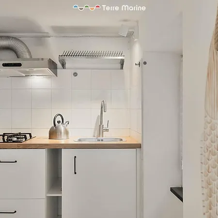 Eco Nella Roccia Vernazza