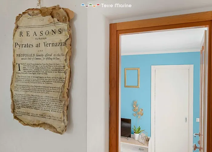 Eco Nella Roccia * Vernazza