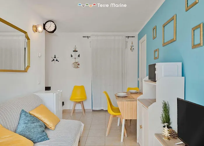 Eco Nella Roccia Vernazza